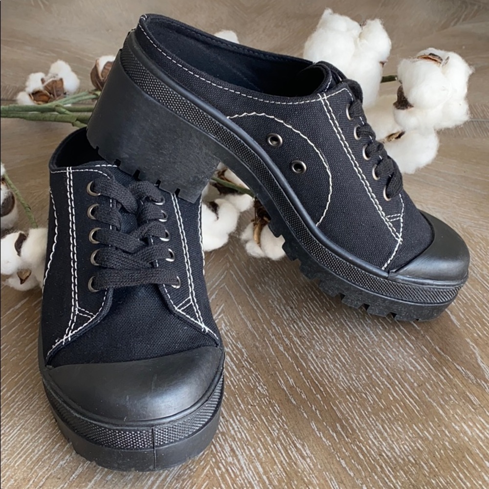 Chinese Laundry chunky platform black sneakers - Picture 1 of 7